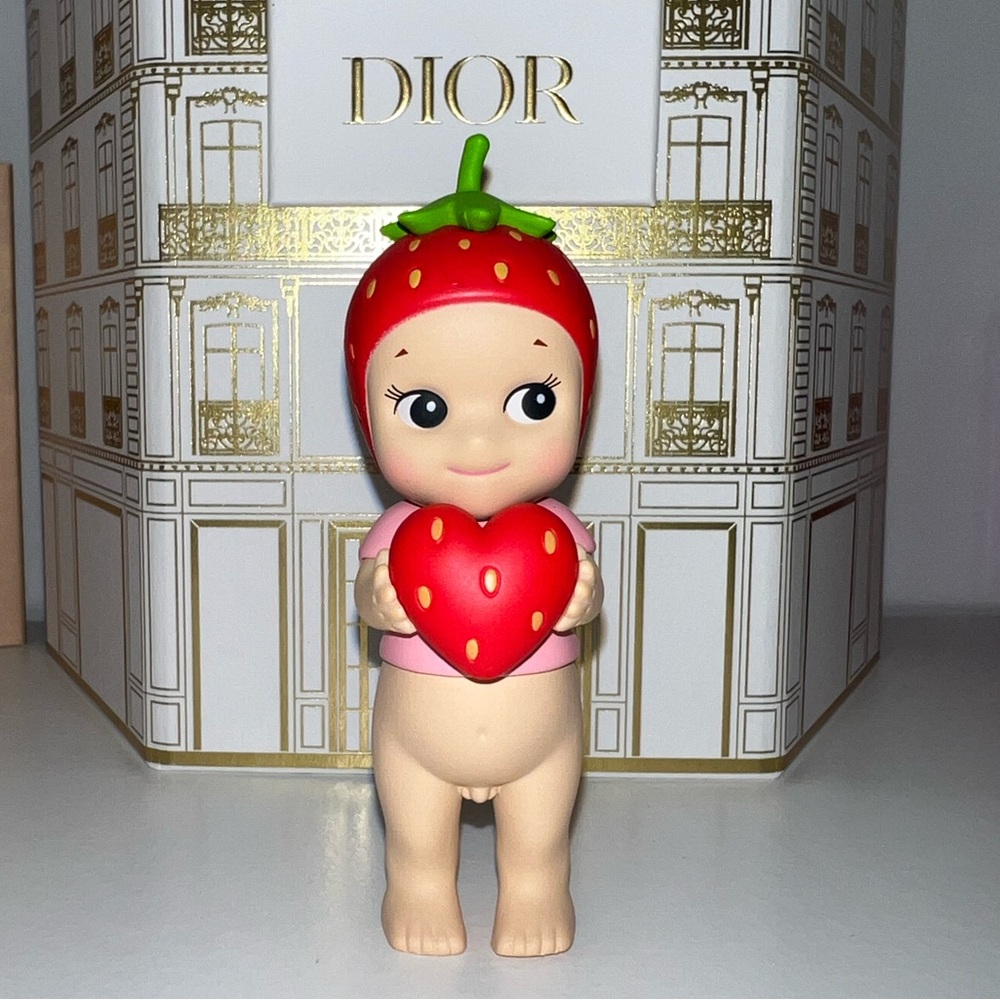 Strawberry Love Sonny Angel Mini Figurine - Strawb